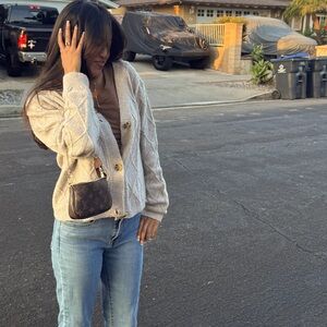 Meet your Posher, April